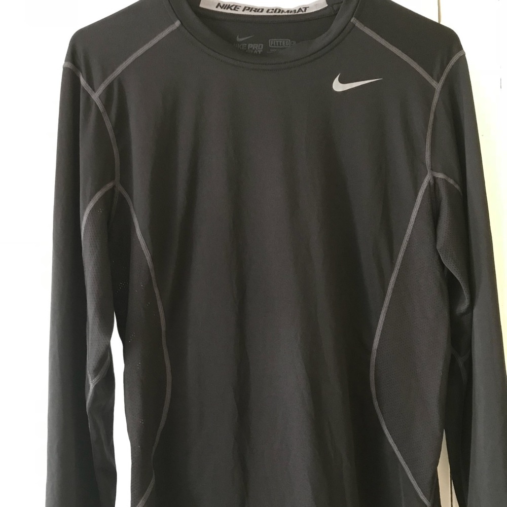 Nike pro combat size S